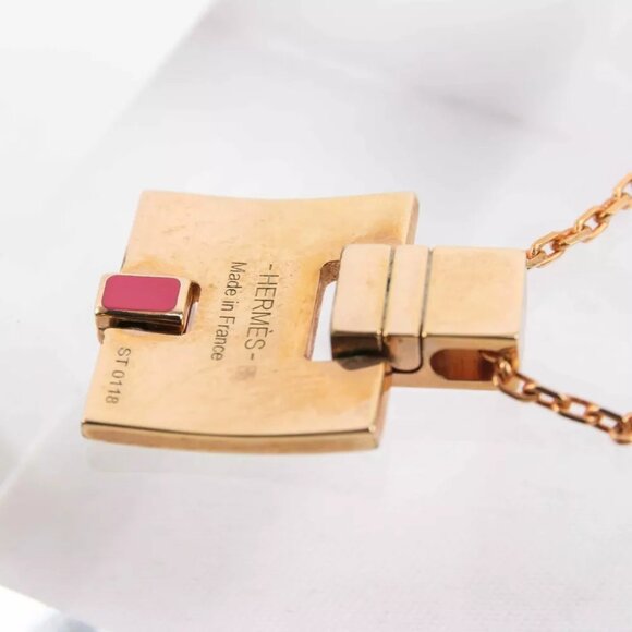 HERMES Irene H Motif Red Lacquered Gold Pendant - Picture 2 of 12
